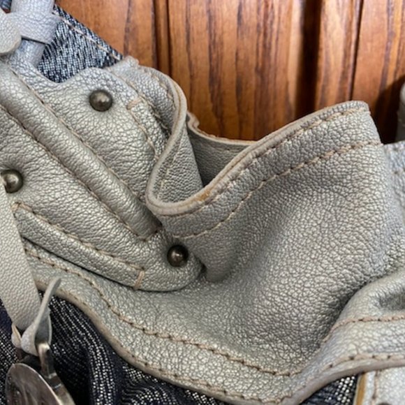 Vintage STUART WEITZMAN * Gray & SILVER Satchel PURSE + logo DUSTBAG * pockets - Picture 3 of 16